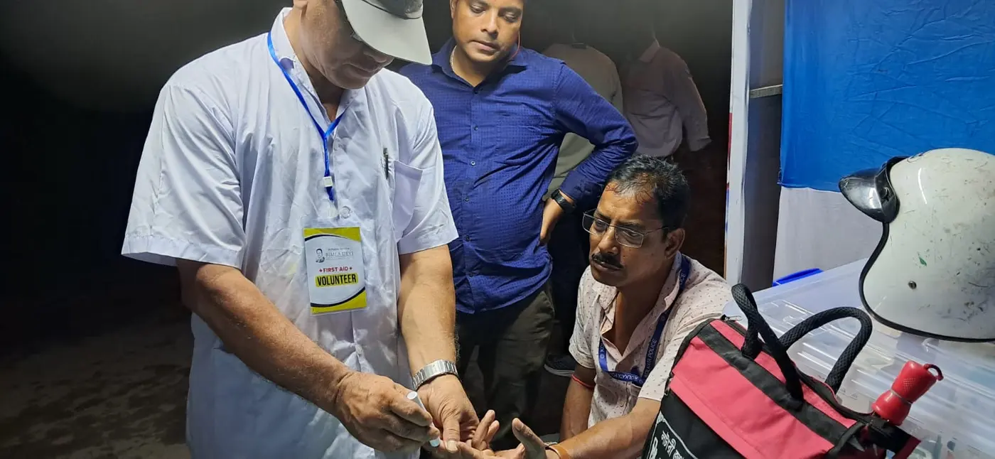 Blood-sugar screening at the camp
